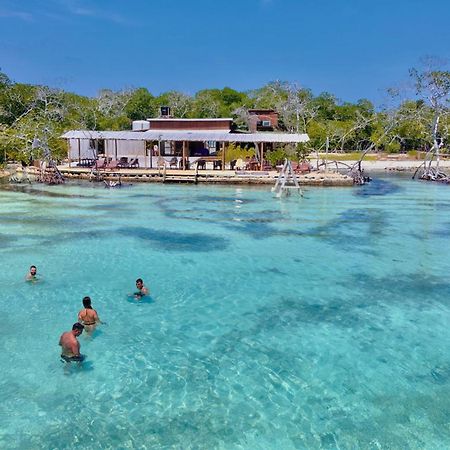 Medusa Hostel Isla Tintipan Tintipan Island Bagian luar foto