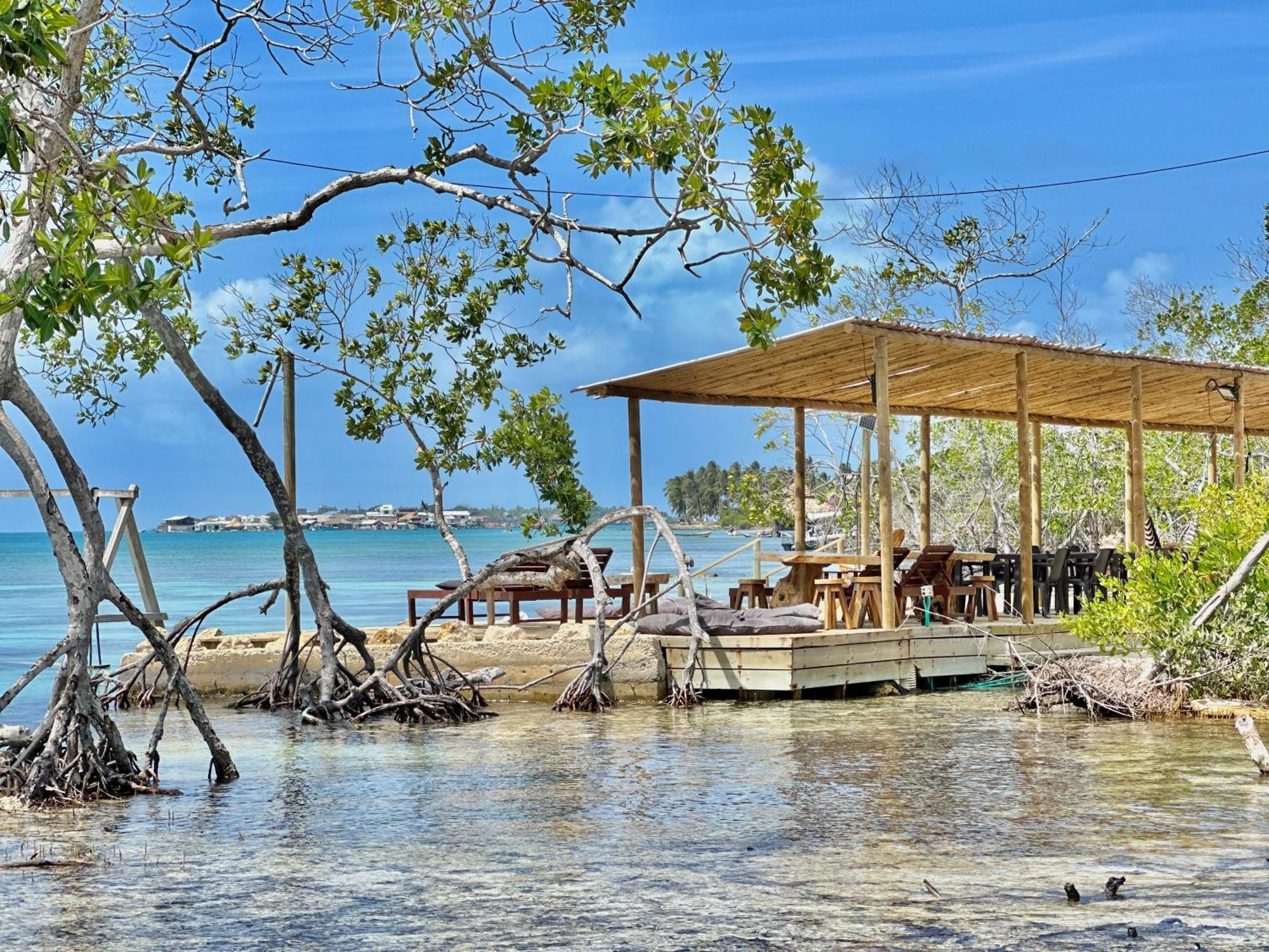 Medusa Hostel Isla Tintipan Tintipan Island Bagian luar foto