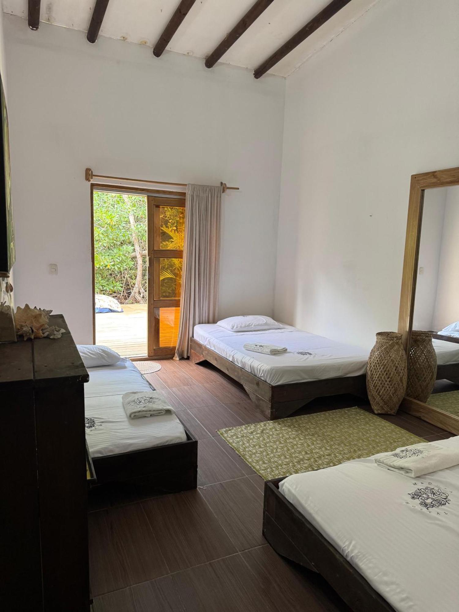 Medusa Hostel Isla Tintipan Tintipan Island Bagian luar foto